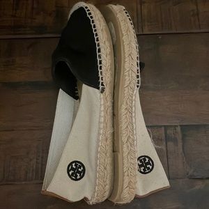 Tory Burch Flats / size 7